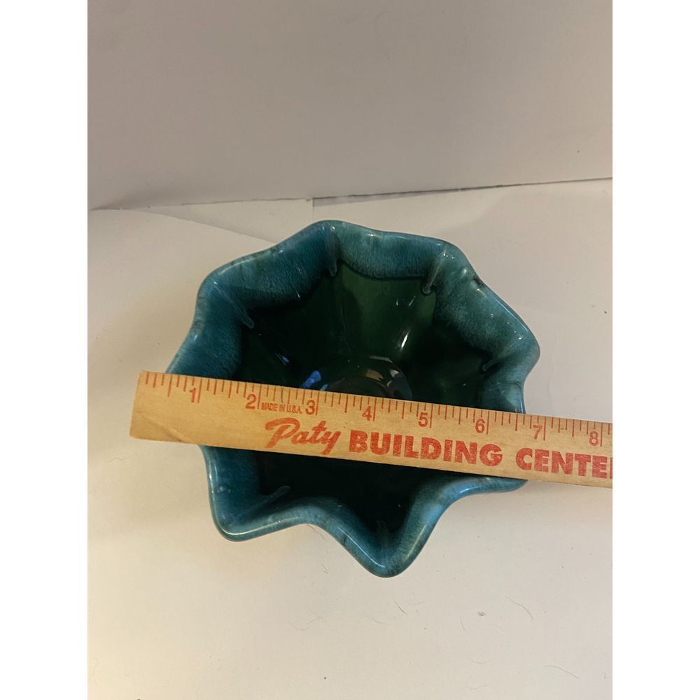 Hull Pottery Sea Green Blue 8‎ point dish 7" diameter